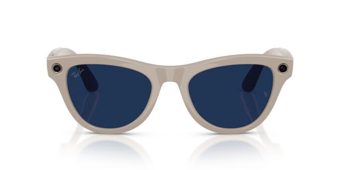 On_Model_Female02, Ray-Ban | META (Gen 2) Skyler 0RW4014 6700MF Shiny Chalky Grey - Transitions Gläser Sonnenbrille