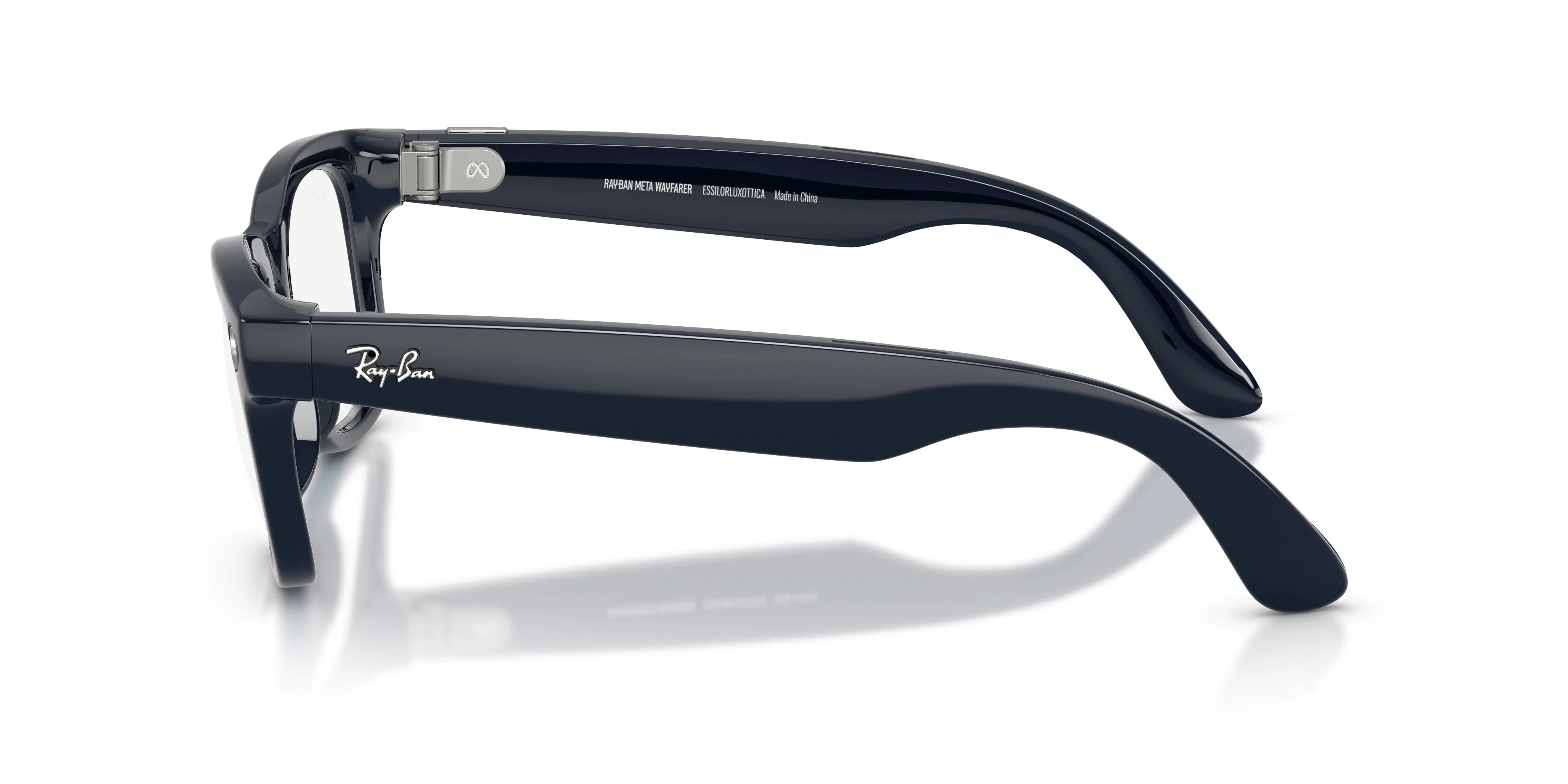 On_Model_Male01, Ray-Ban | META (Gen 2) WAYFARER LARGE 0RW4012 6628MF Shiny Cosmic Blue - Transitions Gläser AI Glasses