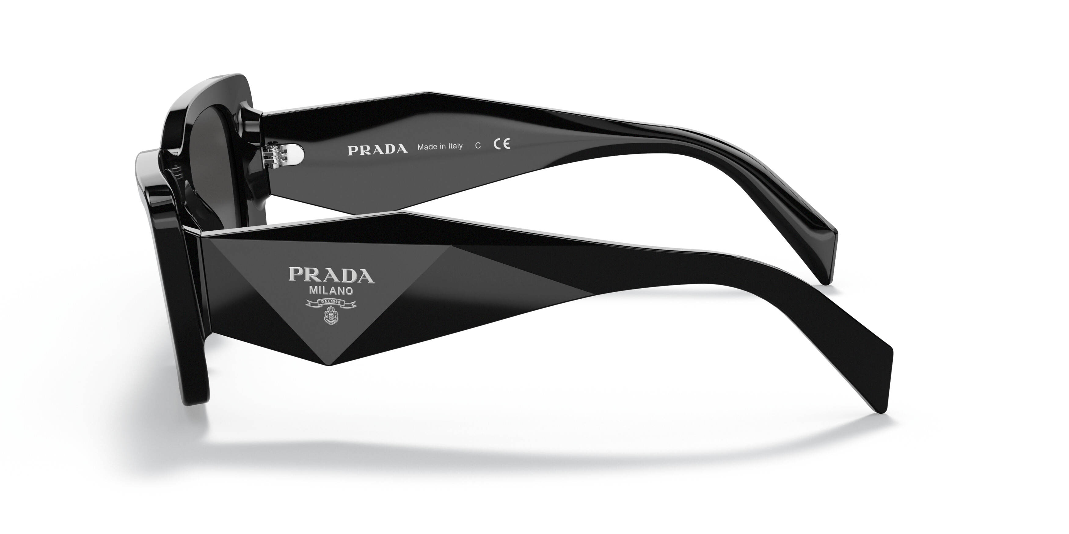 [products.image.on_model_female01] Prada 0PR 08YS 1AB5S0 Sonnenbrille