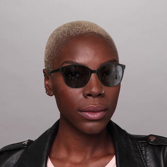 [products.image.on_model_female02] Seen SNSF0025 BBG0 Sonnenbrille