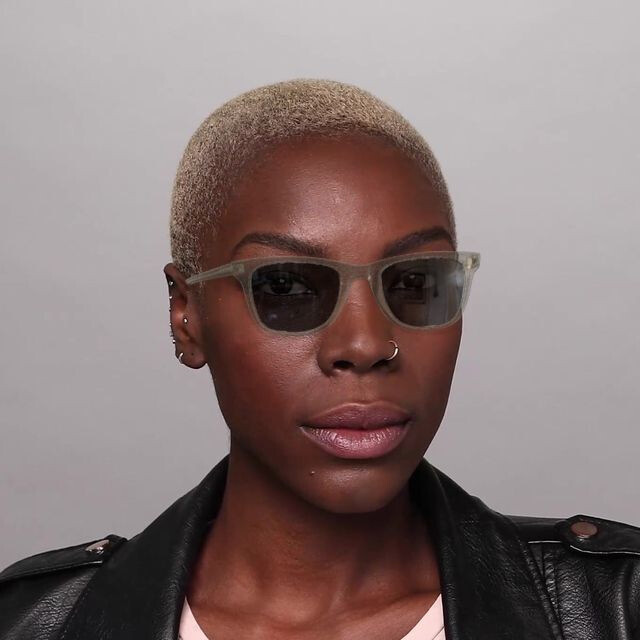 [products.image.on_model_female02] Seen SNSU0017 FFG0 Sonnenbrille